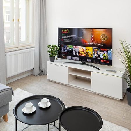 Prague Days - Minimalist Apartment - Easy City Access מראה חיצוני תמונה